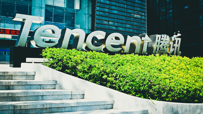 Tencent купила 12% акций Snap 